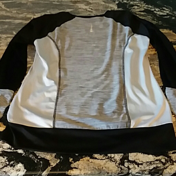 Reebok long sleeve shirt - Picture 5 of 7